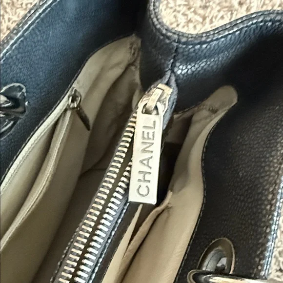 Chanel Gray Quilted Shoulder Bag - Picture 11 of 16